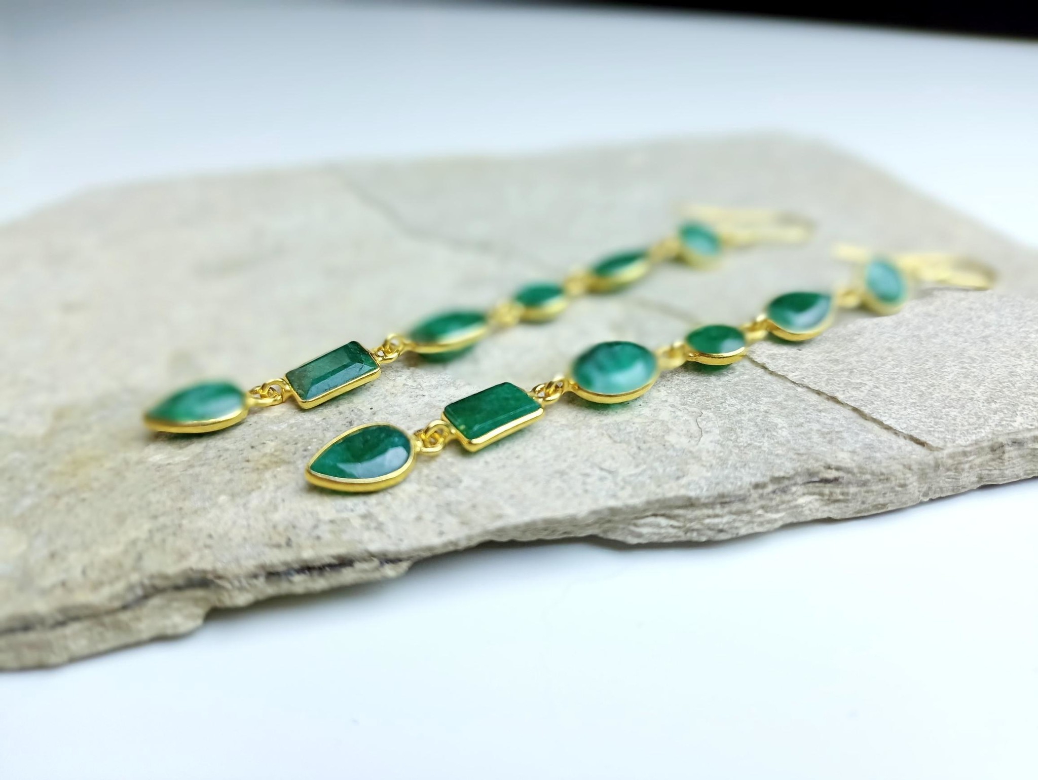 juwelen met edelstenen