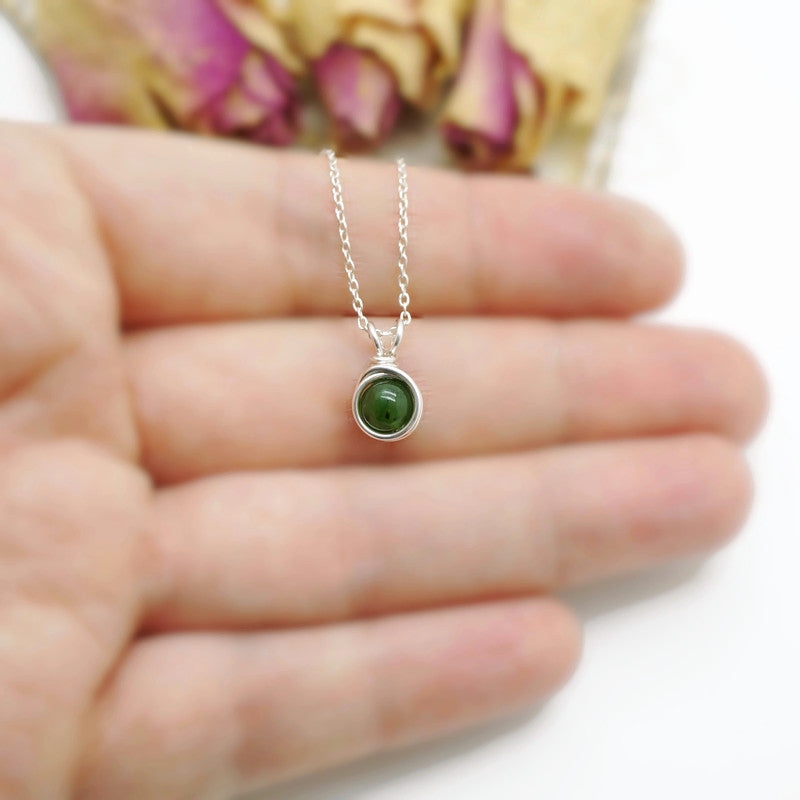 zilveren ketting met edelsteen