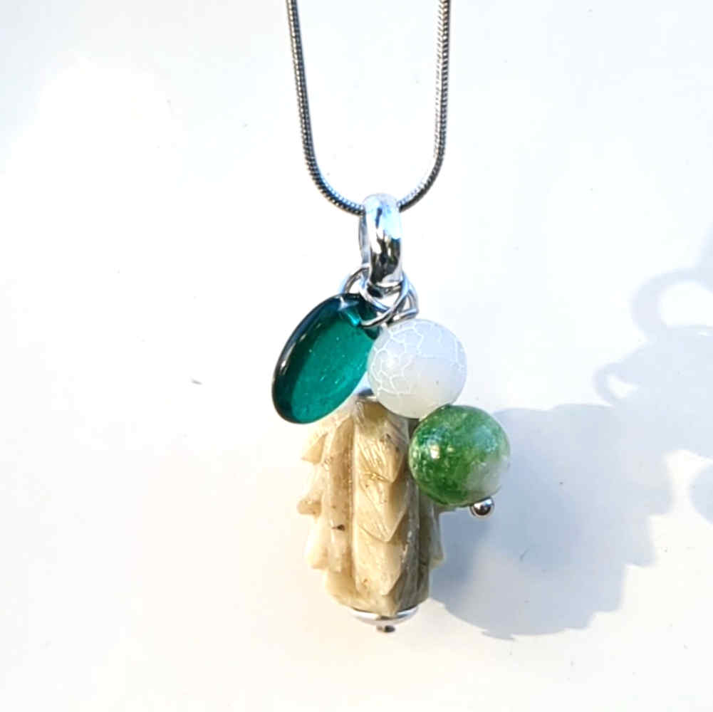ketting met natuursteen